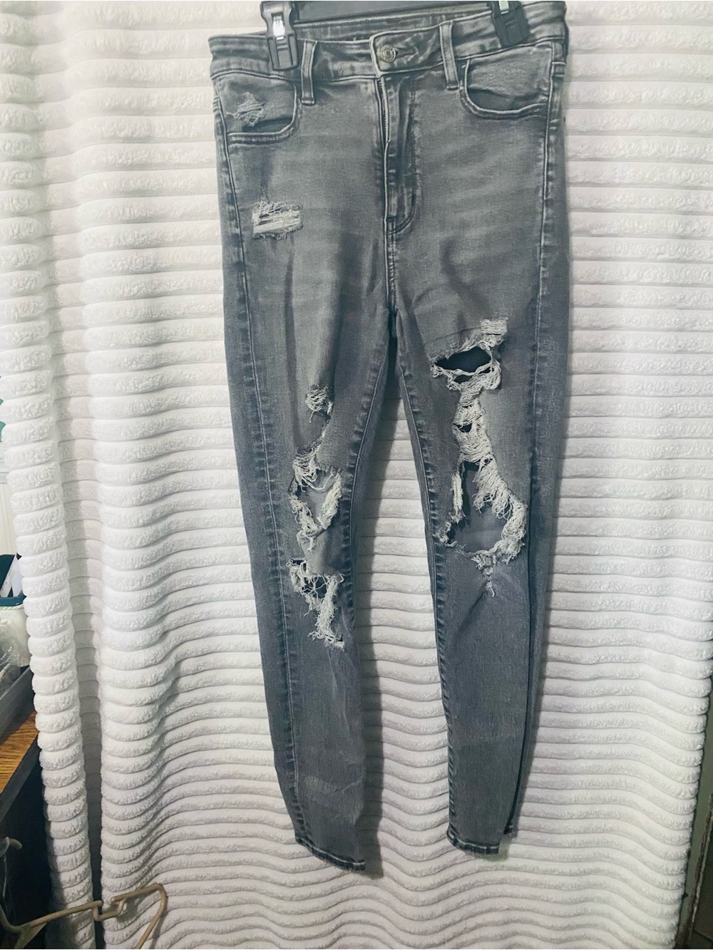American Eagle Outfitters Gray Distressed Skinny Jeans